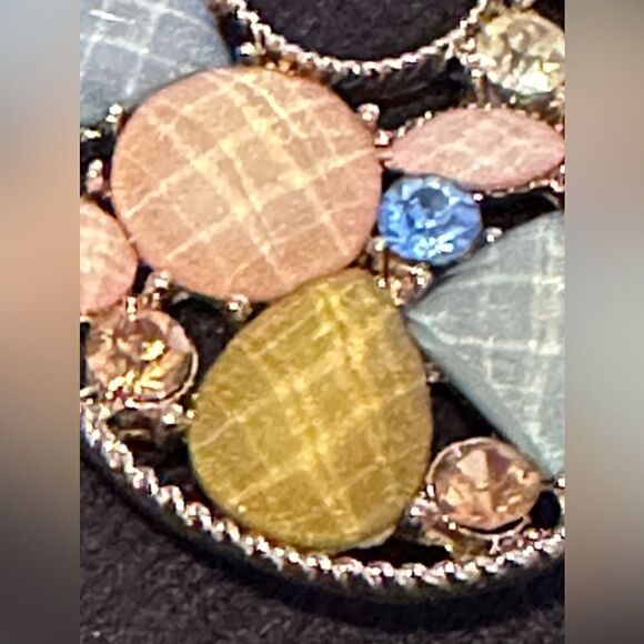 Multi color faceted lucite pastel crystal gold tone hoop pierced earrings